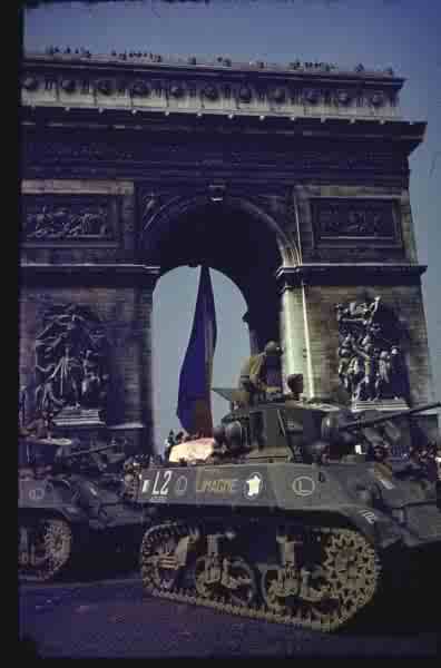 Paris France august 1944 7.jpg